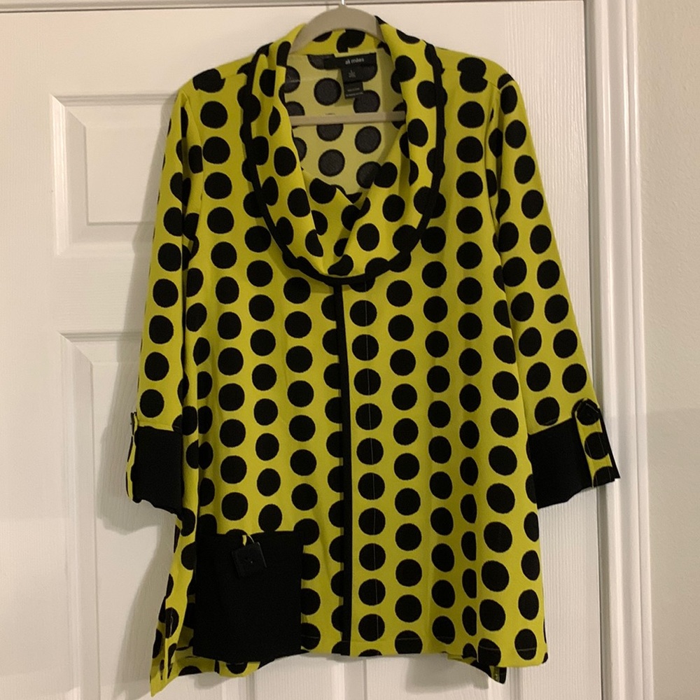 Ali Miles chartreuse/black dot blouse